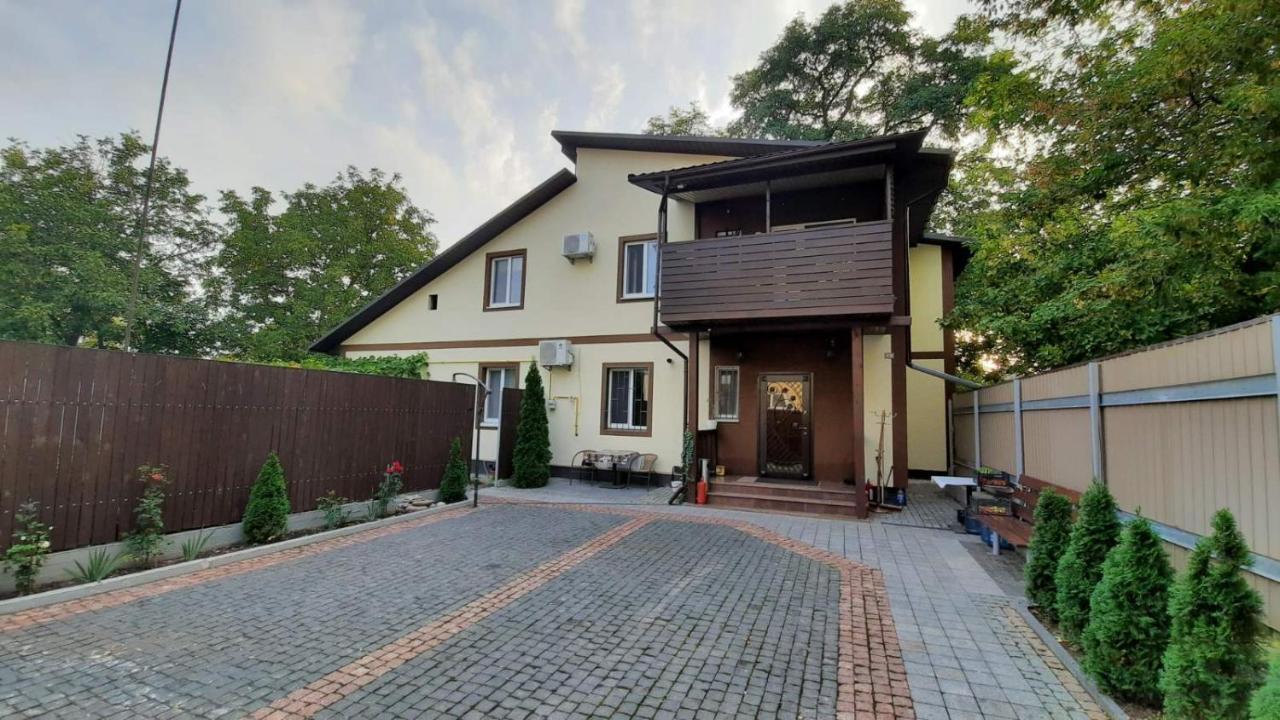 فندق Berezanفي  Life House المظهر الخارجي الصورة
